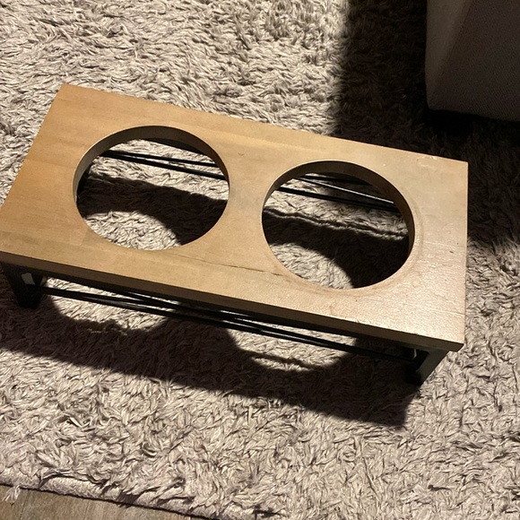 COPY - Small food & water dish holder without bowls - Picture 1 of 4
